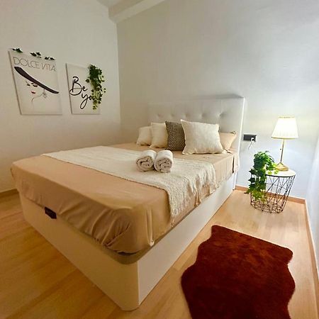 Room Con Bano Privado Sagrada Familia Barcelona Kültér fotó