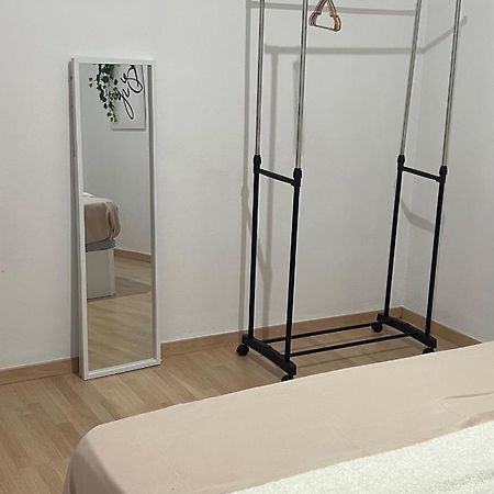Room Con Bano Privado Sagrada Familia Barcelona Kültér fotó